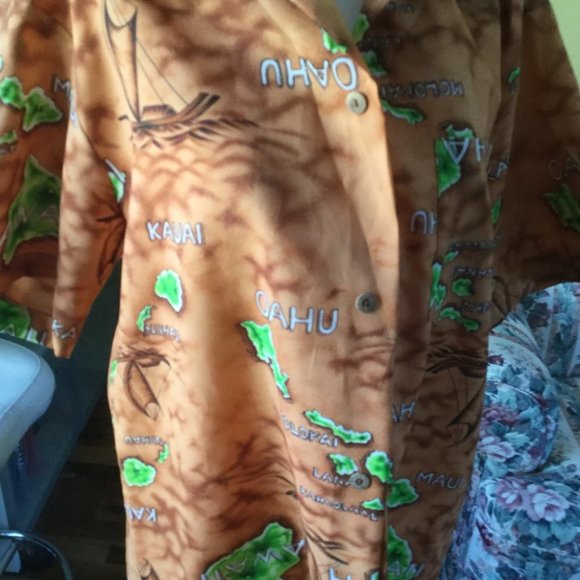 Men's Hawaiian Shirt - Picture 3 of 6